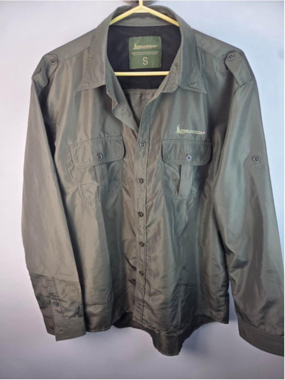 Armundson Outdoors Men's Fishing Shirt Small Olive Green Pre-Owned
